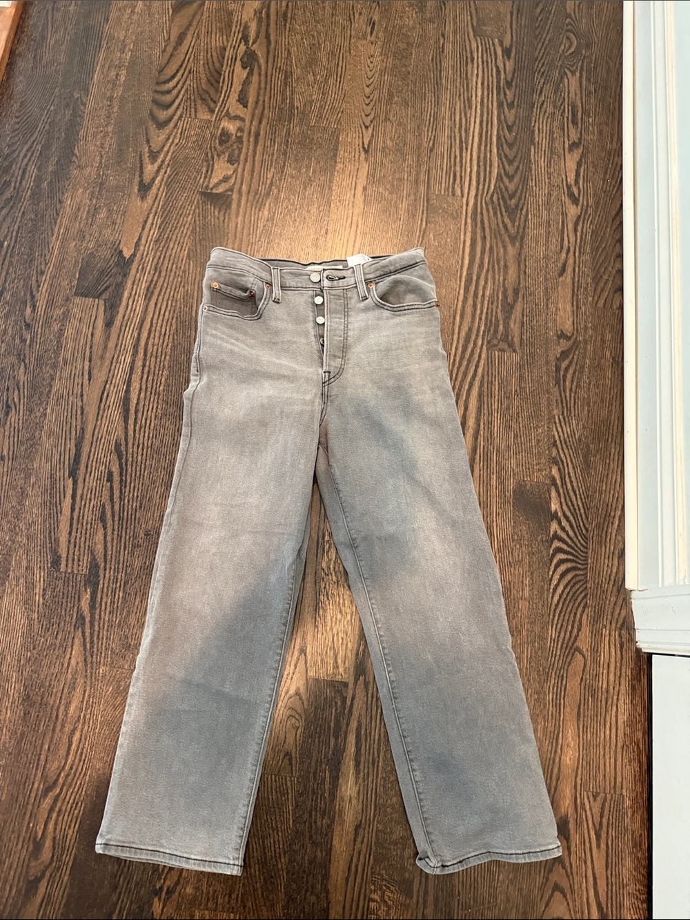 Levi's Women's Straight Leg Jeans in Light Gray